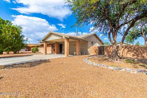 5241 S Livingstone Drive, Tucson, AZ 85746