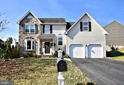 28 HUNTERS HILL DRIVE, MORGANTOWN, PA 19543