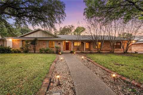 704 Willow Creek Drive, Woodway, TX 76712