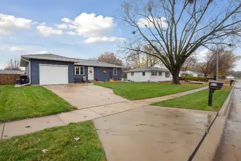 401 Bonita Boulevard, Cedar Falls, IA 50613