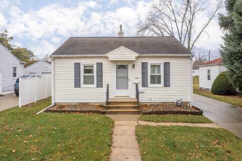 1212 Glenny Avenue, Waterloo, IA 50702