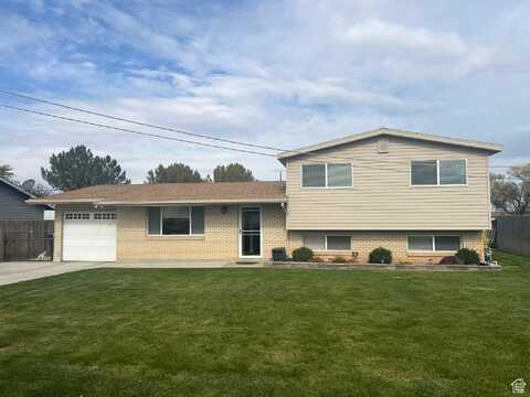 303 E CLARK, Grantsville, UT 84029