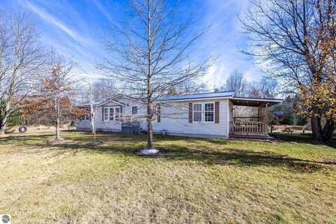 8656 N 35 MILE ROAD, MANTON, MI 49663