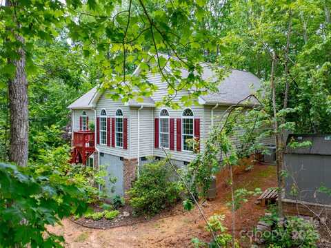 345 Ravenwood Lane, Horse Shoe, NC 28742