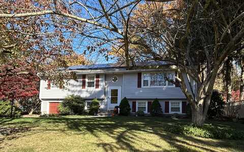 32 Hampshire Drive, Hamden, CT 06518