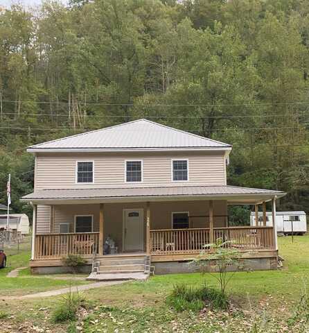 2262 Buffalo Creek Rd, Williamson, WV 25661