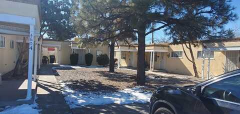 4600 Zuni Road SE, Albuquerque, NM 87108