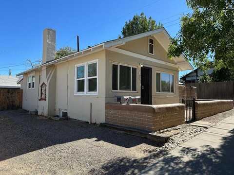 204 Ash Street SE, Albuquerque, NM 87106