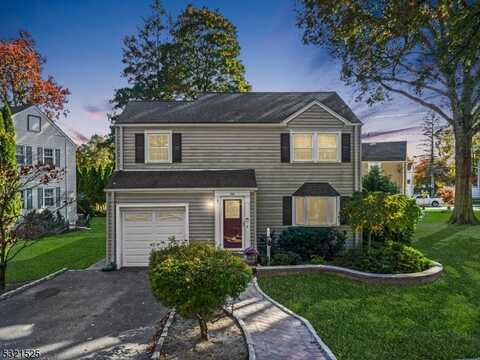 1 Clover Ln, Verona, NJ 07044