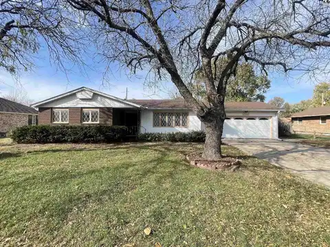 3313 Carnegie Pl, Hutchinson, KS 67502