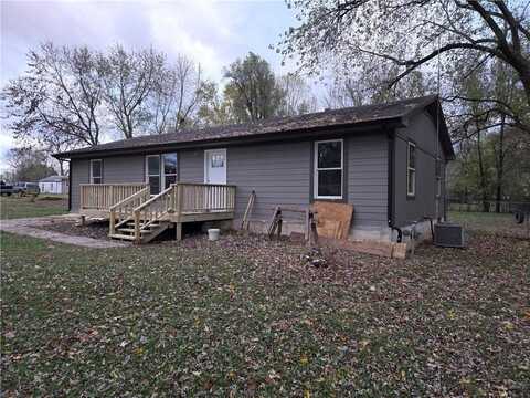 201 W Kelly Avenue, Leeton, MO 64761