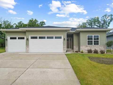 1245 Covered Wagon Dr, IowaCity, IA 52240