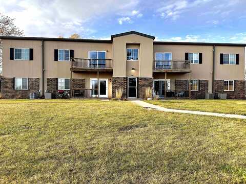 3 27th St 220, Spirit Lake, IA 51360