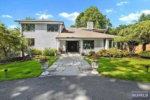 3 Forest Road, Tenafly, NJ 07670