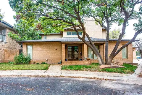 9102 Vicksburg Avenue, Lubbock, TX 79424