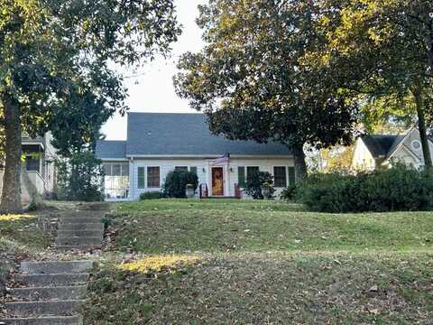 1323 Hill Dr, Laurel, MS 39440