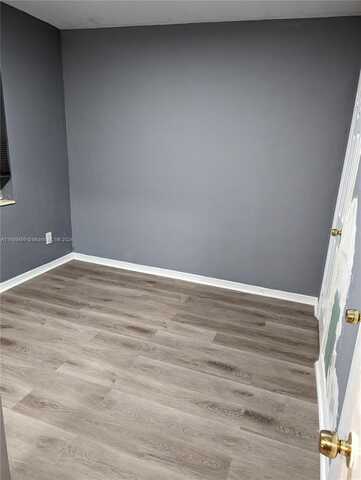 7735 Hawthorne Ave, Miami Beach, FL 33141