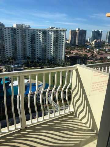 19201 Collins Ave, Sunny Isles Beach, FL 33160