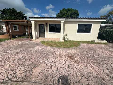 625 W 35th St, Hialeah, FL 33012