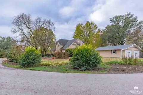 727 Rannells Road, Manhattan, KS 66502