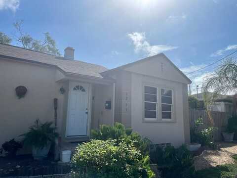 1215 N GARDEN AVENUE, CLEARWATER, FL 33755