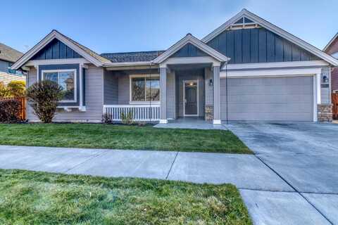 748 NW 28th Loop, Redmond, OR 97756