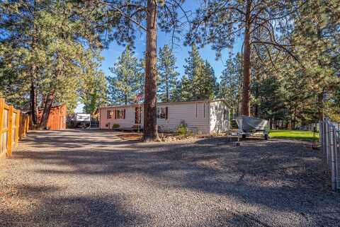 61099 Chuckanut Drive, Bend, OR 97702