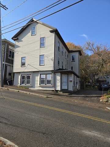 42 Maple St, Spencer, MA 01562