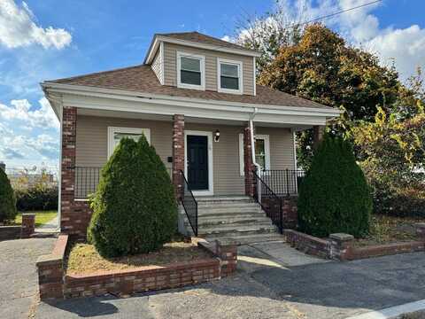 15 Reynolds St, East Providence, RI 02914