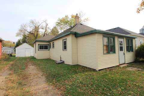 8 1st St, Velva, ND 58790