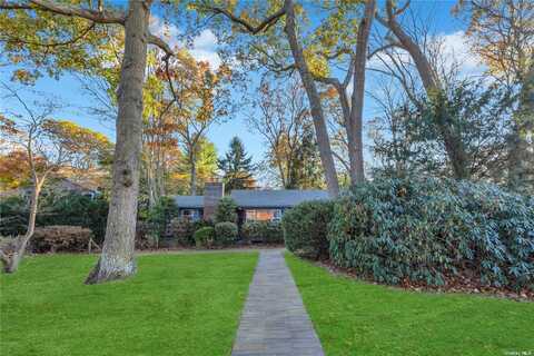 22 Bluetop Road, Setauket, NY 11733