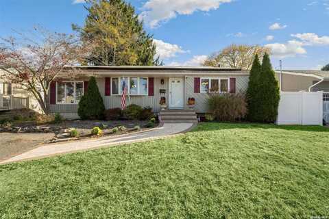 36 Calvert Avenue, Commack, NY 11725