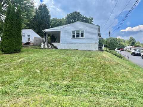 4035 Brierwood Lane, BLUEFIELD, WV 24701