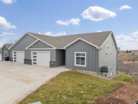 3065 Hoefer Avenue, Rapid City, SD 57701