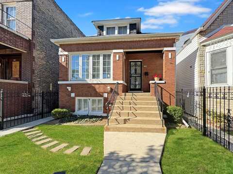 2246 N LAVERGNE Avenue, Chicago, IL 60639