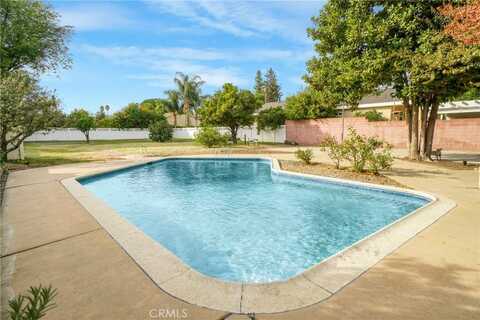 8833 Encino Avenue, Northridge, CA 91325