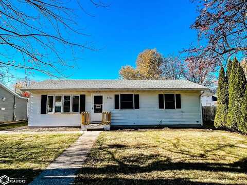 2011 Melvin Avenue, Burlington, IA 52601