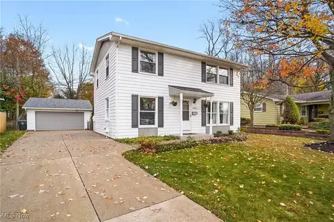 2303 Hoch Drive, Cuyahoga Falls, OH 44221