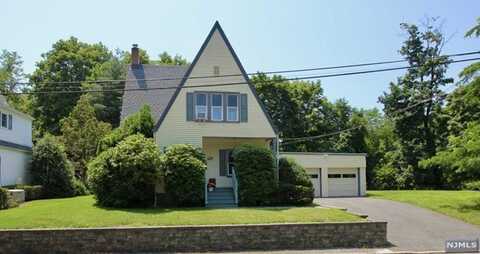 6 Cottage Place, Allendale, NJ 07401