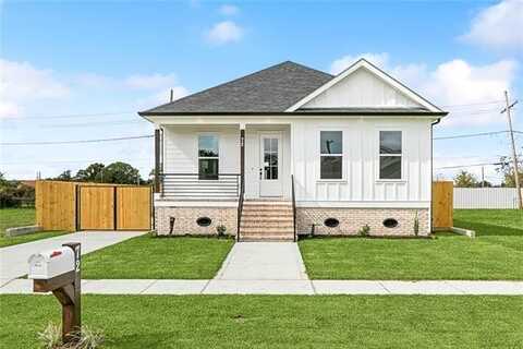 72 W CLAIBORNE Square, Chalmette, LA 70043