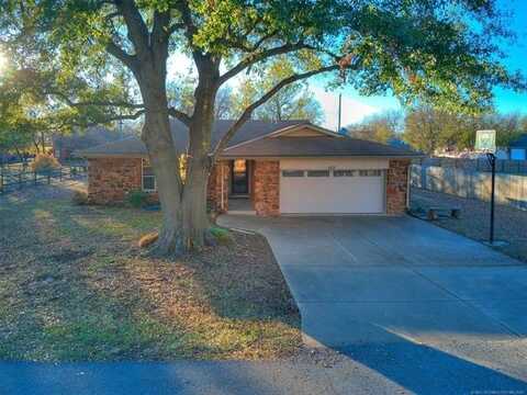 625 S Pecan Street, Oologah, OK 74053