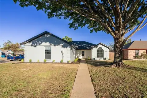 1500 Nightingale Court, DeSoto, TX 75115