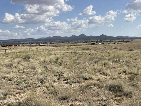 157b Red Tail Lane, Paulden, AZ 86334