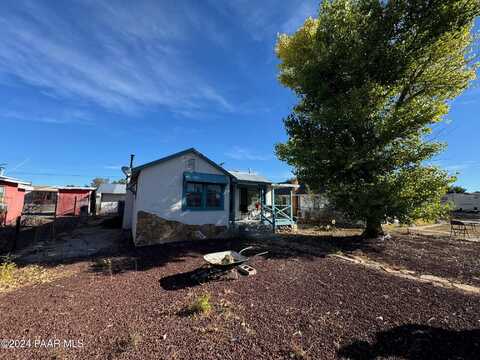 22660 W Old Highway 66, Seligman, AZ 86337