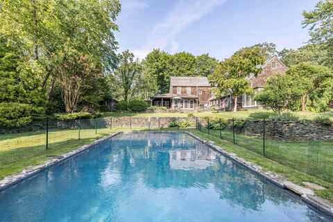 21 Hither Lane, East Hampton, NY 11937