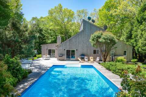 52 Ely Brook Road, East Hampton, NY 11937