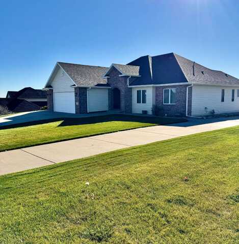 608 Prairie Drive, Ogallala, NE 69153