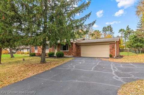 415 MAPLEGROVE, Highland, MI 48356