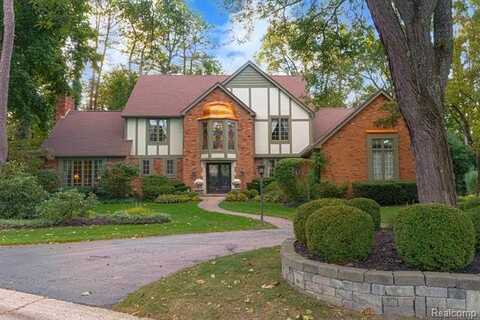 840 HIDDEN PINE Road, Bloomfield Hills, MI 48304