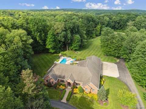 6455 Farley Road, Pinckney, MI 48169